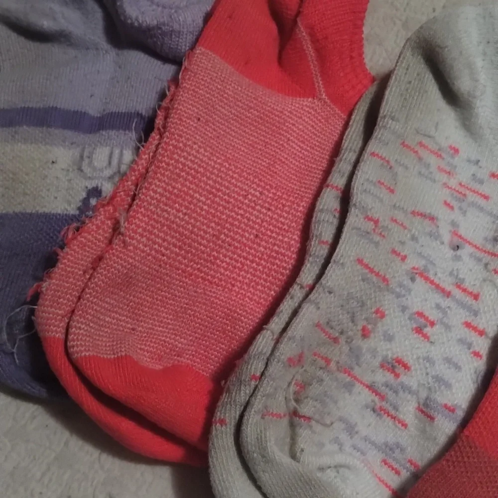 Girls lot of 4 Under Armour socks